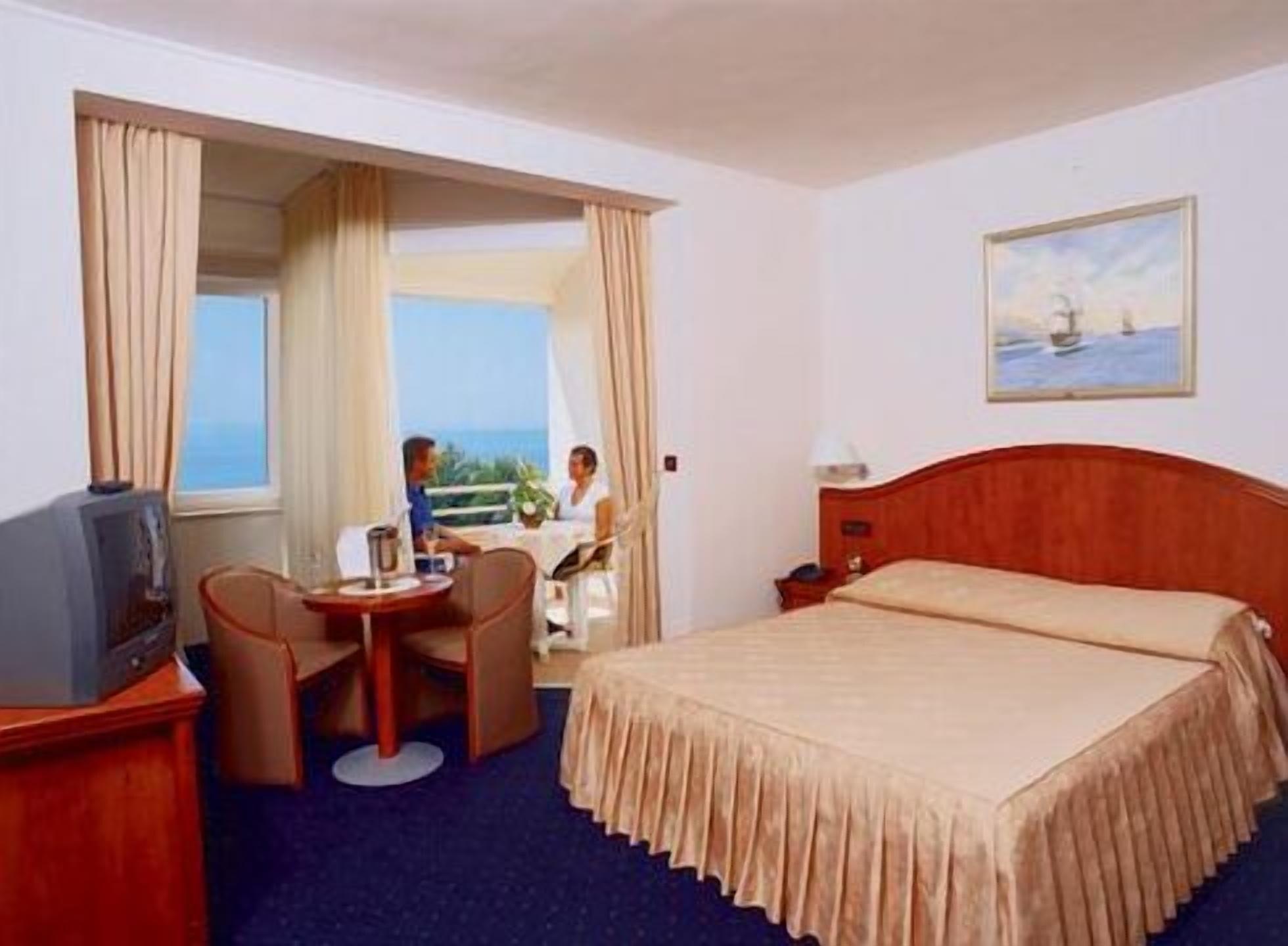 Hotel Villa Marija Tučepi Buitenkant foto