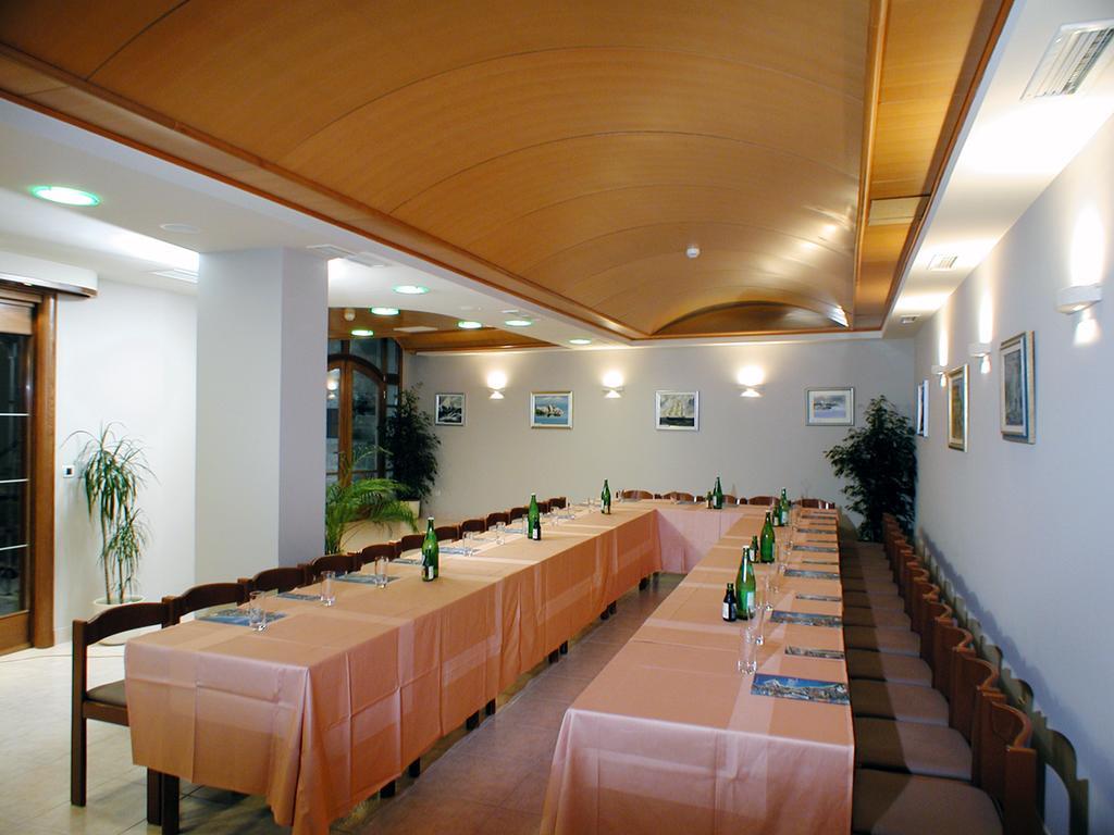 Hotel Villa Marija Tučepi Buitenkant foto