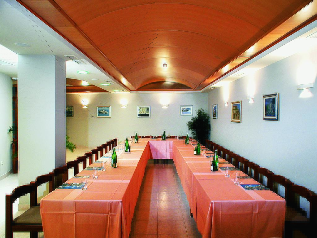 Hotel Villa Marija Tučepi Buitenkant foto