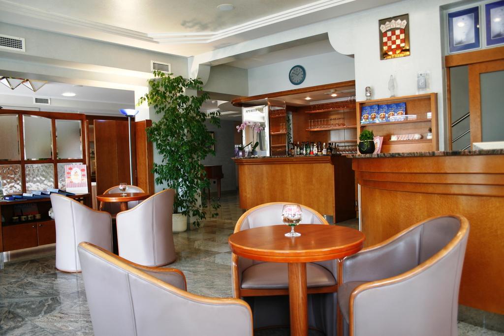 Hotel Villa Marija Tučepi Buitenkant foto