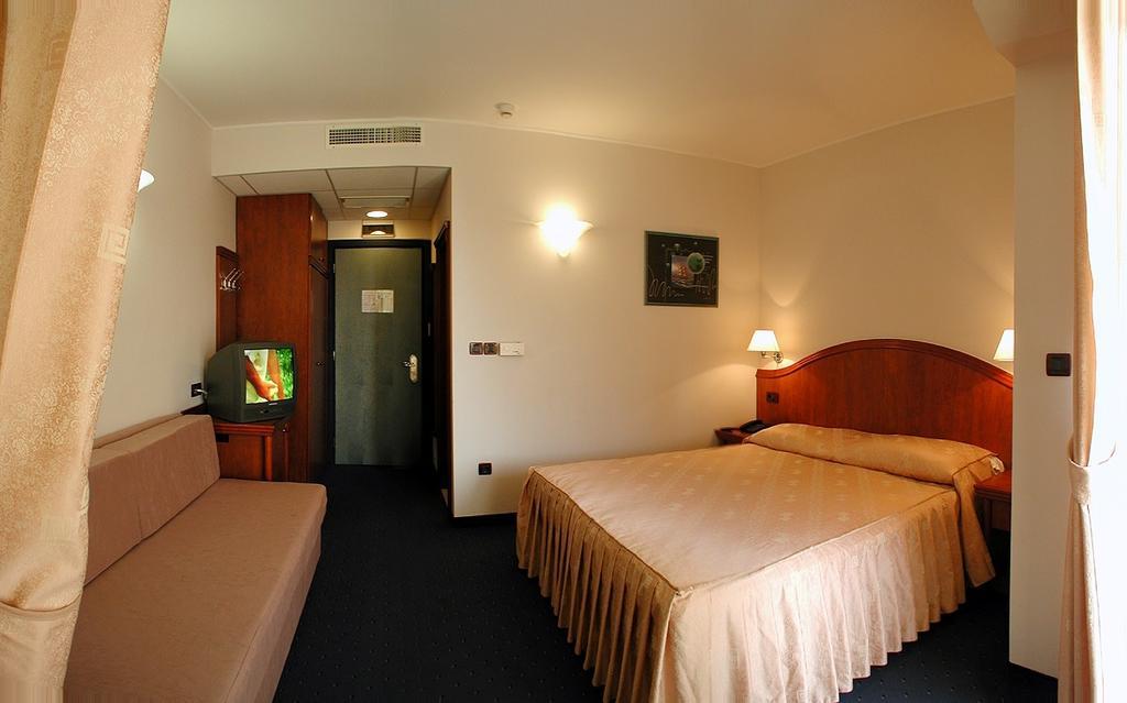 Hotel Villa Marija Tučepi Buitenkant foto